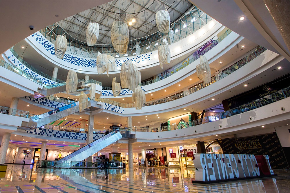 Atrium ( نمایی از آتریوم مرکزی )  isfahan shopping mall & iran shopping mall