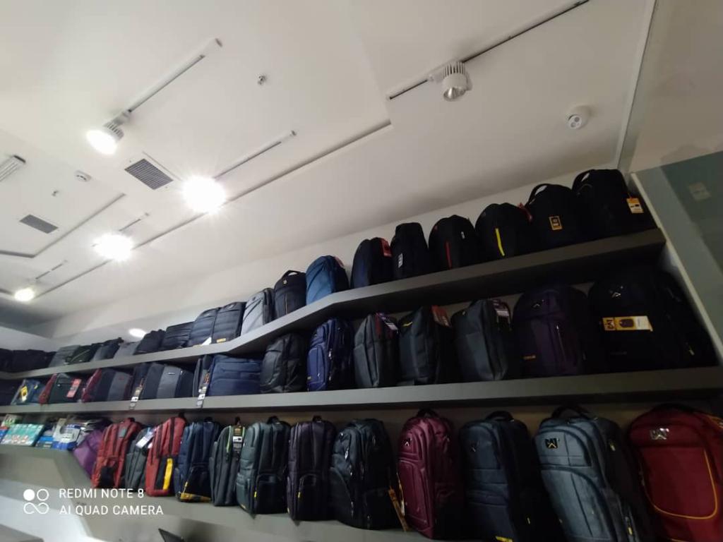 کیف و کوله لپ تاپ را تخصصی از ما بخرید

ضد آب
ًضد ضربه
با دوام

سیتی سنتر- طبقه اول- راهرو بین الملل واحد C1-33
شنبه تا جمعه
10 ال...